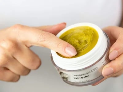 Cosmética con CBD: productos sin crueldad animal que equilibran e hidratan tu piel