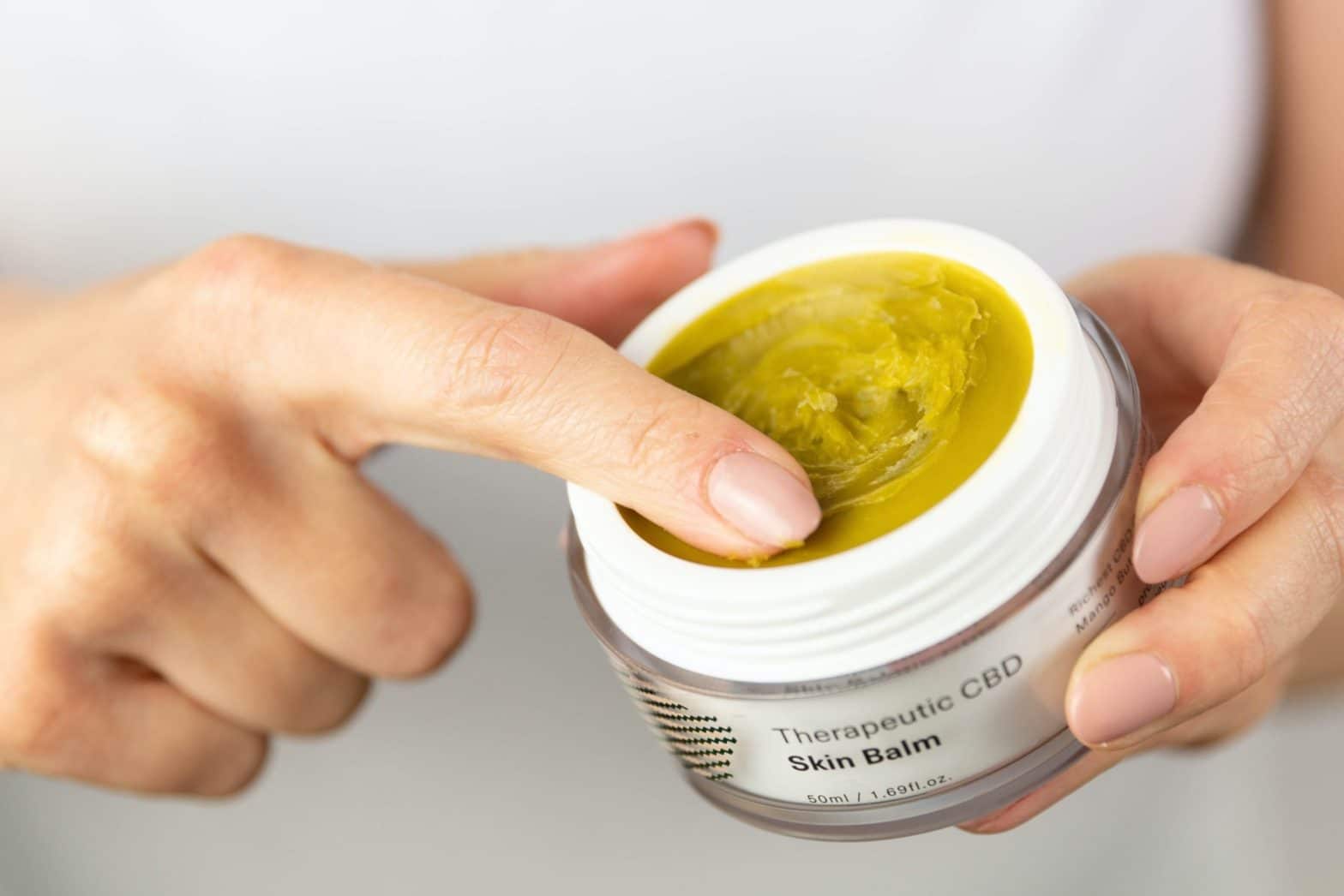 Cosmética con CBD: productos sin crueldad animal que equilibran e hidratan tu piel